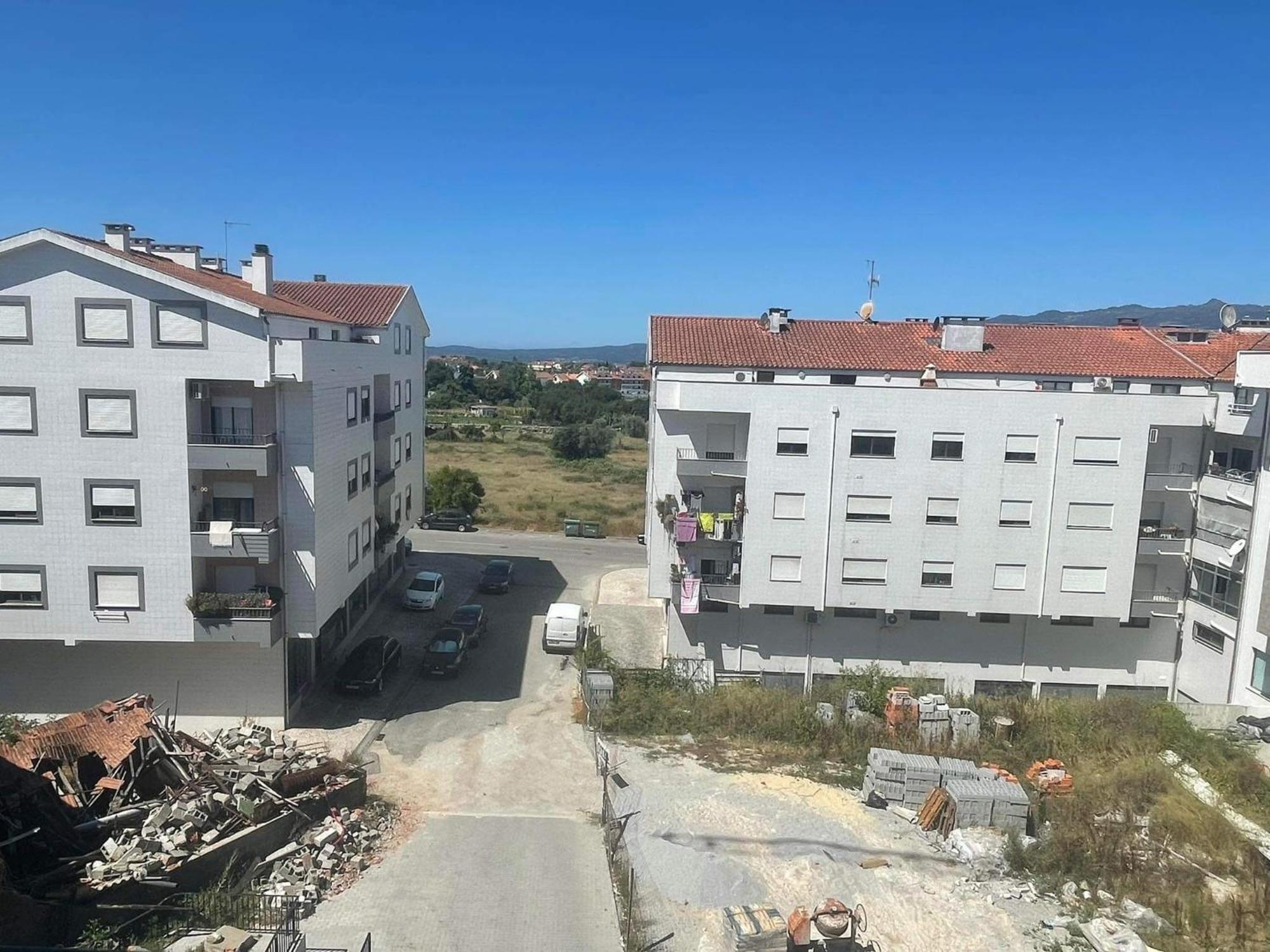 Apartamento Amplo E Moderno - Perto Do Estadio Futebol Tondela Exterior foto